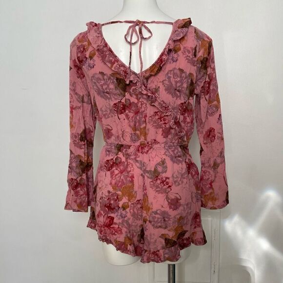 Target Flare sleeve wrap front floral romper - Picture 8 of 12